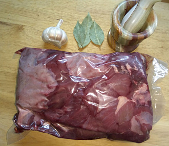 Гуляш из мяса лося