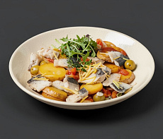 Ряпушка тушёная с овощами