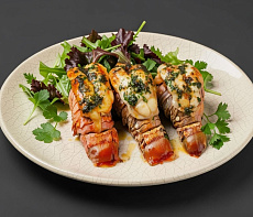 Лобстер под чесночным маслом