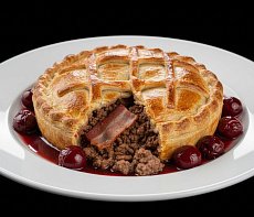 Пирог с фазаном, беконом и луком-пореем