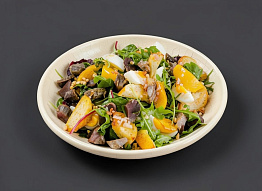 Салат с утиными желудками по-французски 