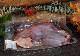 Окорок пятнистого оленя на кости свежемороженый