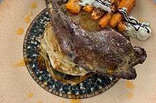 Превью Дикое мясо и птица в ресторане. Казань