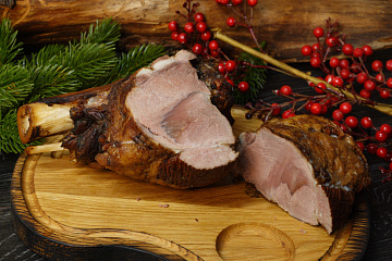 Фото Рулька кабана варено-копченая (охлажденная)