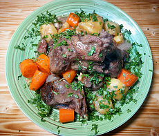 Авторский рецепт от Юлии Шевцовой "Бобр тушеный с овощами"