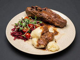 Нутрия в винном соусе