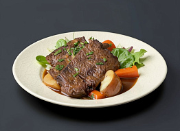 Лопатка тушёная одним куском