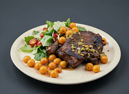 Стейки Томагавк с кровью