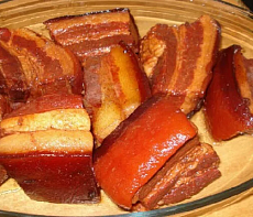 Сало в луковой шелухе