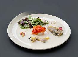 Жаркое с устрицами и красной икрой