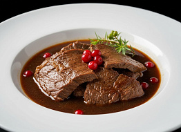 Лопатка кабана в винном маринаде