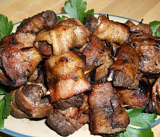 Косуля в беконе на мангале