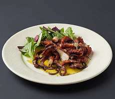 Осьминог на гриле