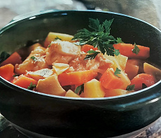 Омуль с овощами