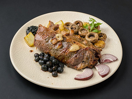 Стейки из косули с шампиньонами