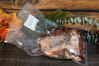 Окорок пятнистого оленя без кости