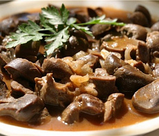 Почки лося с грибами в соусе красном c вином