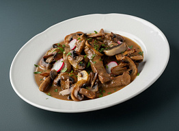 Мясо лося в сливочном соусе