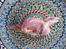 Серая куропатка дикая без пера