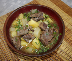 Марал тушёный с картофелем по-домашнему