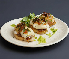 Каракатица, карамелизированная в сливочном соусе