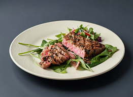 Стейк тунца под лимонным соусом