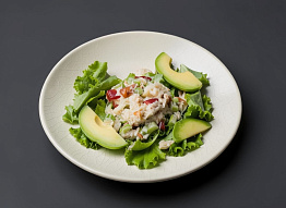 Салат с крабовым мясом и авокадо