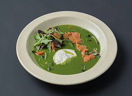 Крем-суп из спаржи с копченой неркой