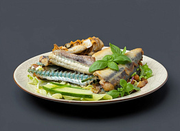 Сарган жареный на сковородке Сарган жареный на сковородке