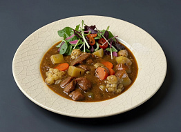 Оленина в густом пряном соусе