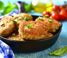 Котлеты из зайца, фаршированные персиками, под кисло-сладким соусом