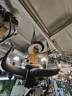 Люстра с рогами тура