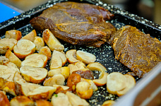 Превью Дикое мясо в ресторане. Сибирский продукт
