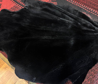 Шкура бобра выделанная крашеная черная большая стриженая 