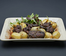 Верблюжатина с картошкой в духовке