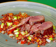 Оленина с красным рисом