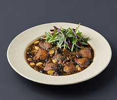 Дикий гусь тушеный с грибами по-беларусски