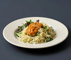 Икра морского ежа с быстрой лапшой