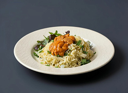 Икра морского ежа с быстрой лапшой