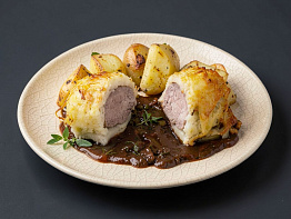 Филе косули запечённое в слоёном тесте