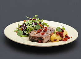 Отварное филе чира в белом соусе