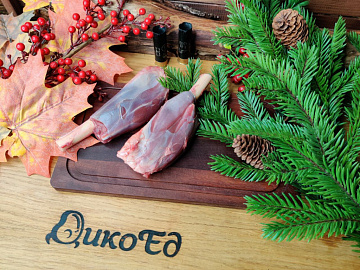 Фото Голяшка пятнистого оленя на кости