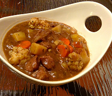 Оленина в густом пряном соусе