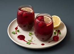 Малиновый чай с гибискусом и семенами чиа