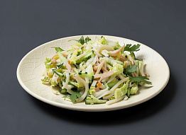 Салат с консервированным кальмаром