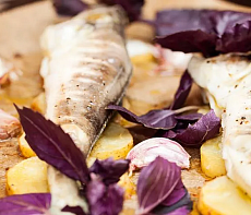 Ледяная рыба, запеченная с картофелем и чесноком