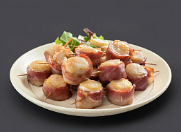 Гребешки запечённые в беконе