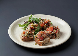 Гренки с медвежьим сердцем по-средиземноморски