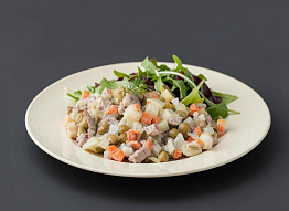 Столичный салат с мясом кабана