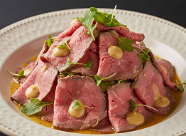 Салат из вырезки северного оленя